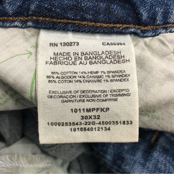 Wrangler Retro High Rise Trumpet Flare Jeans Size 30 NEW - Picture 10 of 11